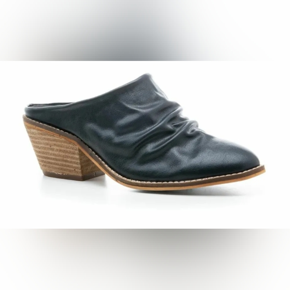 (Size 10) Corkys Boutique  Black Leather Slip On Mules Shoes NWOT